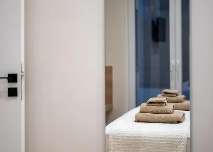 Downtown Luxury Ii (adults Only) *